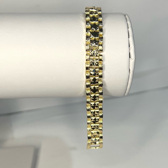 independent Jewelry - 14k gold filled unique bracelet